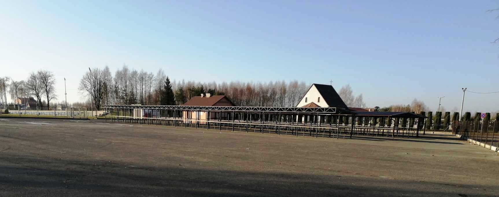 Plac targowy w Bratkowicach