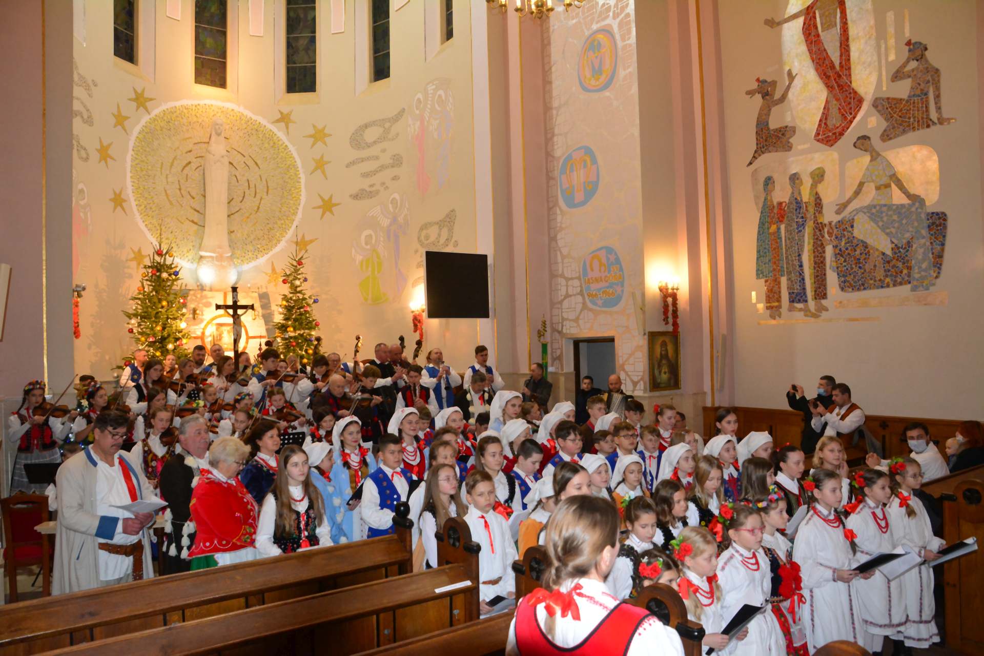 Zdjęcie - Uczestnicy kolędowania