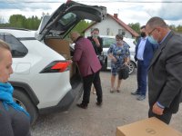 2020-05-28_przekazadnie_laptopow - zdjęcie nr 1