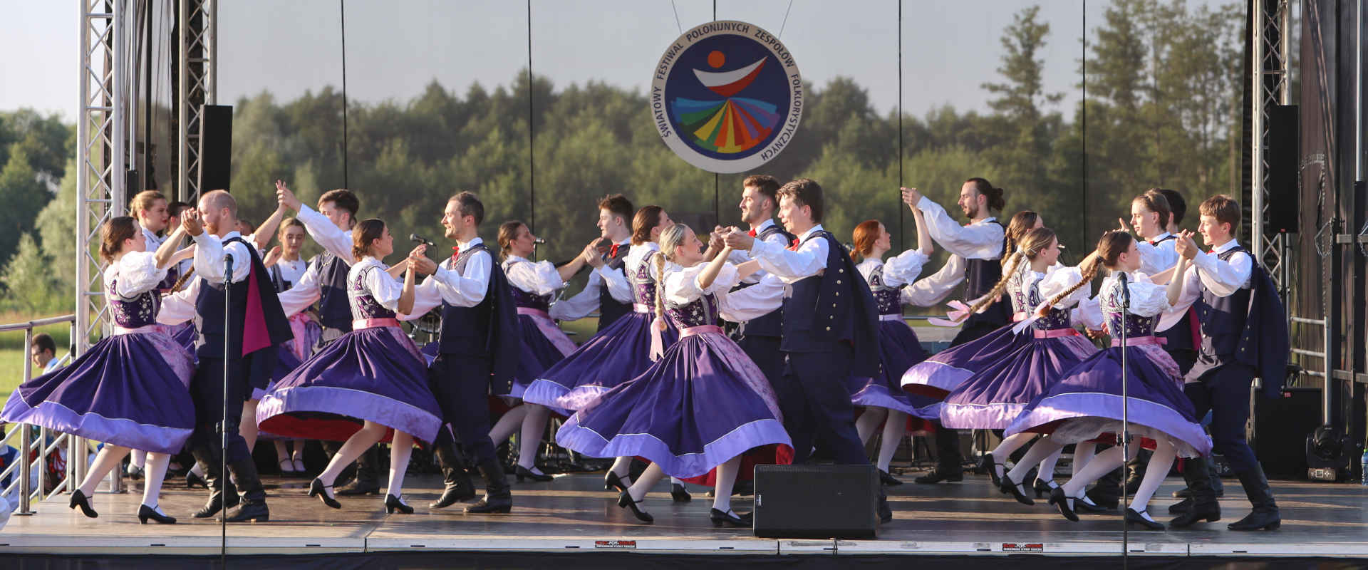 Występ zespołu polonijnego Karolinka z Londynu